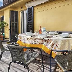 Rosy's House Un Attico A Due Passi Dall'acquario Parking Free Appartamento